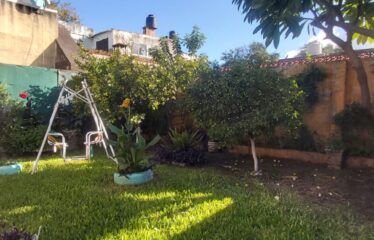 Venta casa. 2 dormitorios. Con patio.