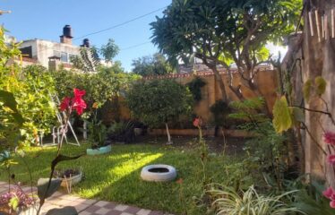 Venta casa. 2 dormitorios. Con patio.