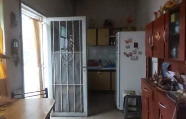 Venta casa. 2 dormitorios. Con patio.