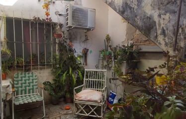 Venta casa. 2 dormitorios. Con patio.